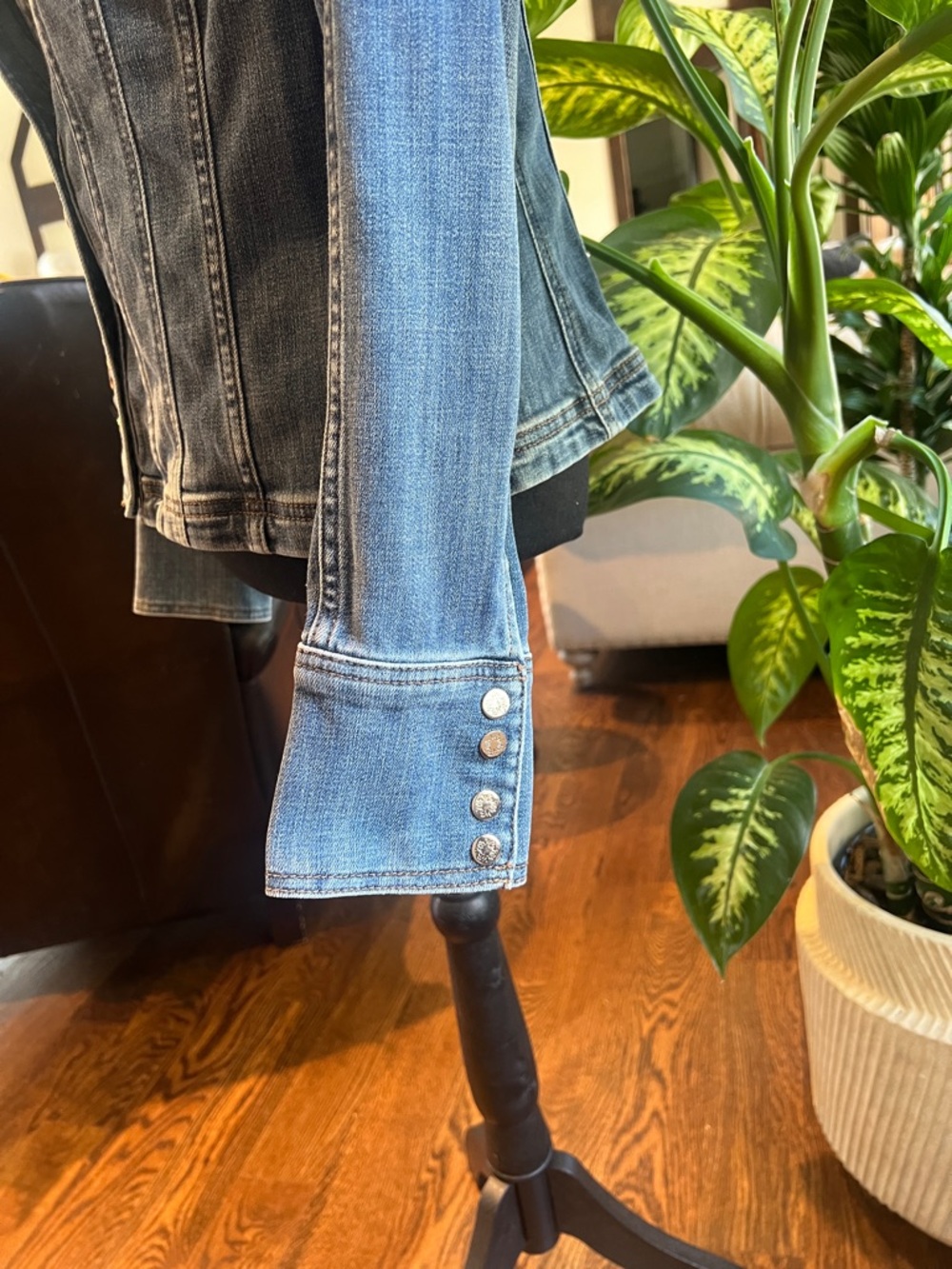 White House Black Market Distressed Blue Denim slightly fitted Jacket - Picture 8 of 8
